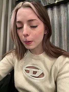 Изображение секс-шоу модели LoraaDoll