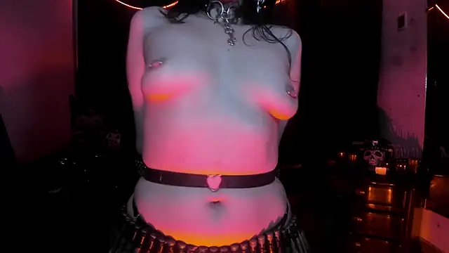 Изображение секс-шоу модели Yueeclipsa Изображение секс-шоу модели Yueeclipsa
