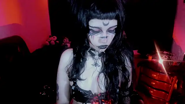 Изображение секс-шоу модели Yueeclipsa Изображение секс-шоу модели Yueeclipsa