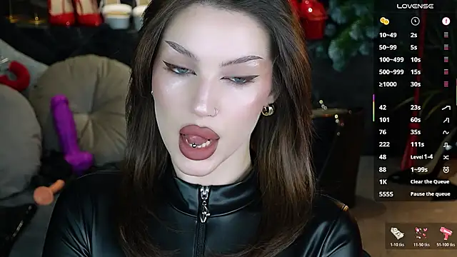 MistressDarsy's sex show image