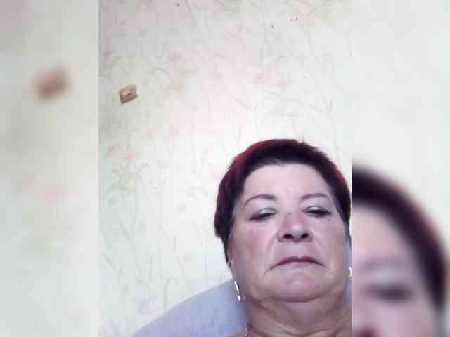 Empresswoman's sex show image