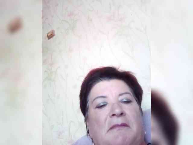 Empresswoman's sex show image