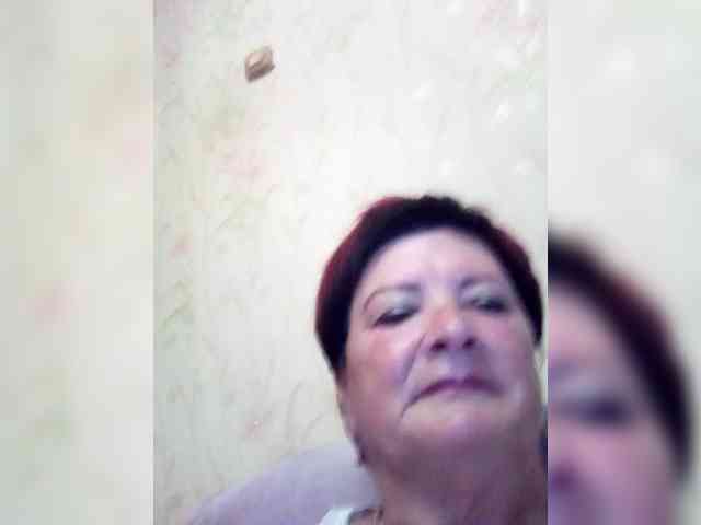 Empresswoman's sex show image