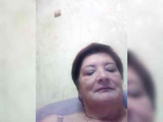 Empresswoman's sex show image