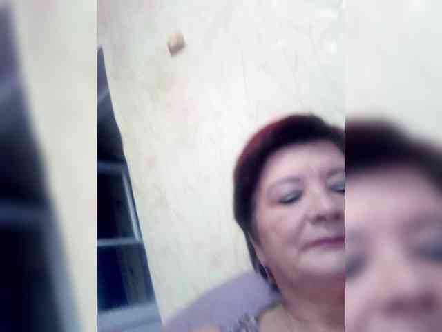 Empresswoman's sex show image