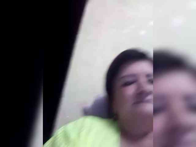 Empresswoman's sex show image