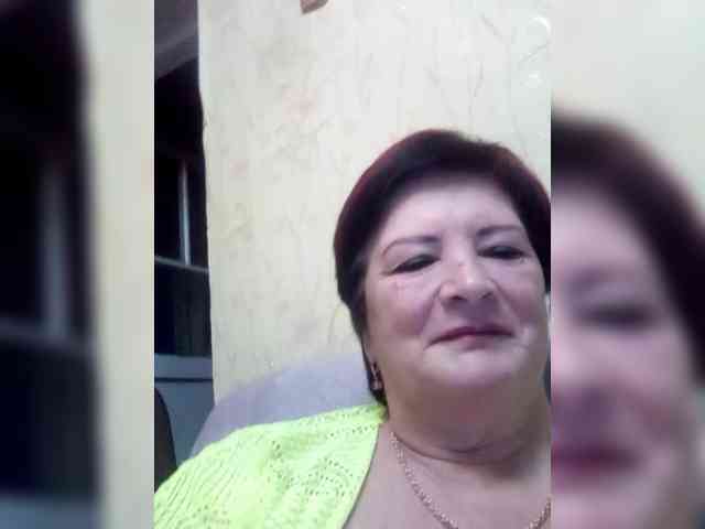 Empresswoman's sex show image