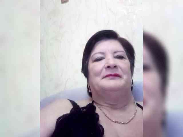 Empresswoman's sex show image