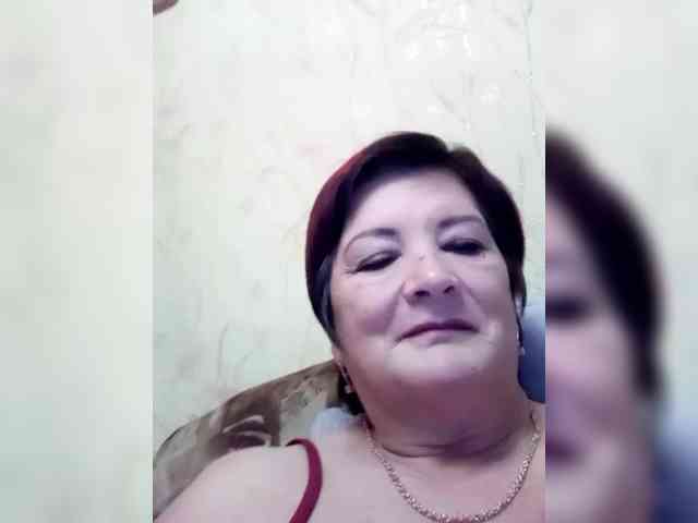 Empresswoman's sex show image