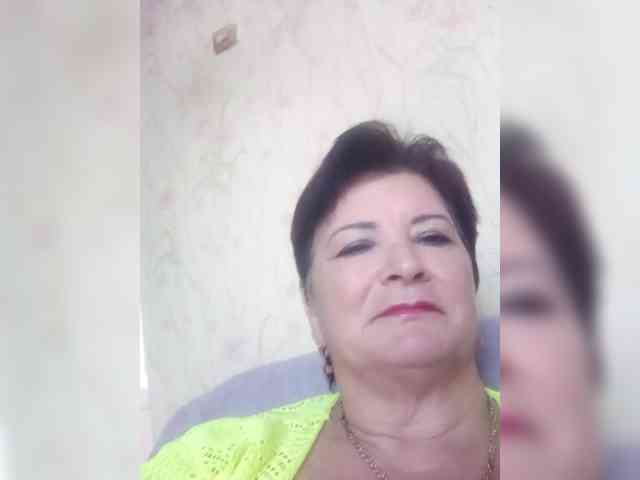 Empresswoman's sex show image