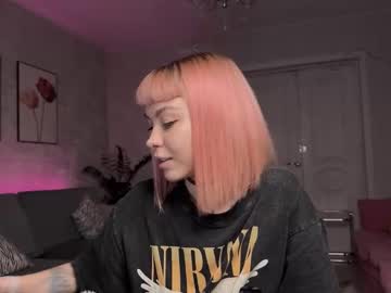 nika_lodge_official's sex show image