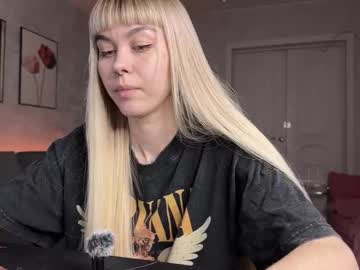 nika_lodge_official's sex show image