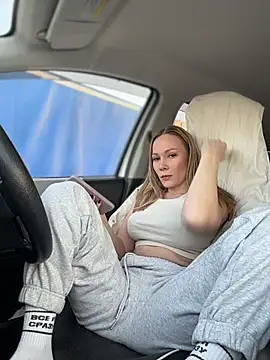 LavenderHot's sex show image