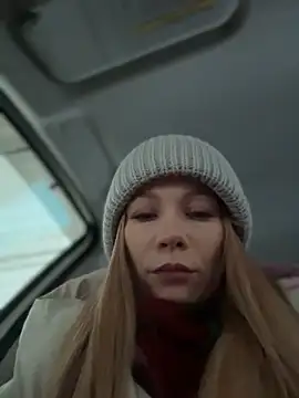 LavenderHot's sex show image