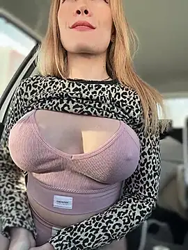 LavenderHot's sex show image