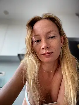 LavenderHot's sex show image