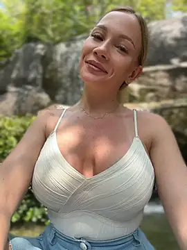 LavenderHot's sex show image