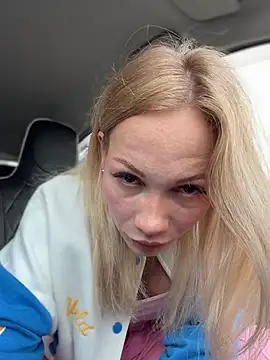 LavenderHot's sex show image