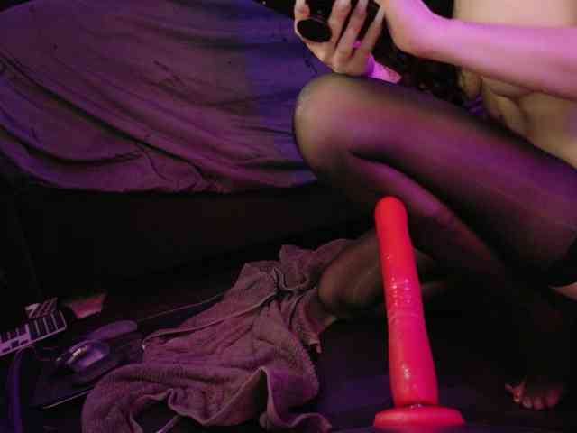 Midnightrose11's sex show image Midnightrose11's sex show image