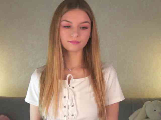 ilittleheara's sex show image